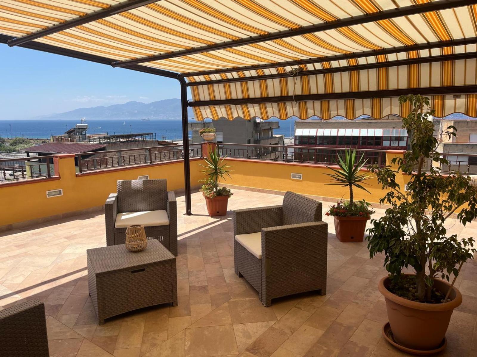 B&B Around The World Villa San Giovanni Exterior foto